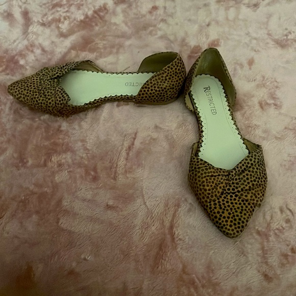 Cheetah Flats Size 9 - Picture 2 of 3